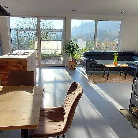 Hisa Galeria Loče pri Poljčanah