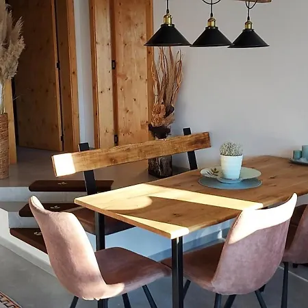 Hisa Galeria Apartment *