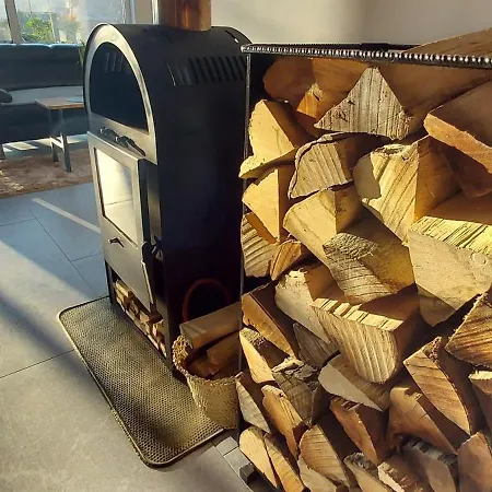 Hisa Galeria * Loče pri Poljčanah