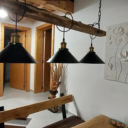 Apartment Hisa Galeria Loce pri Poljcanah